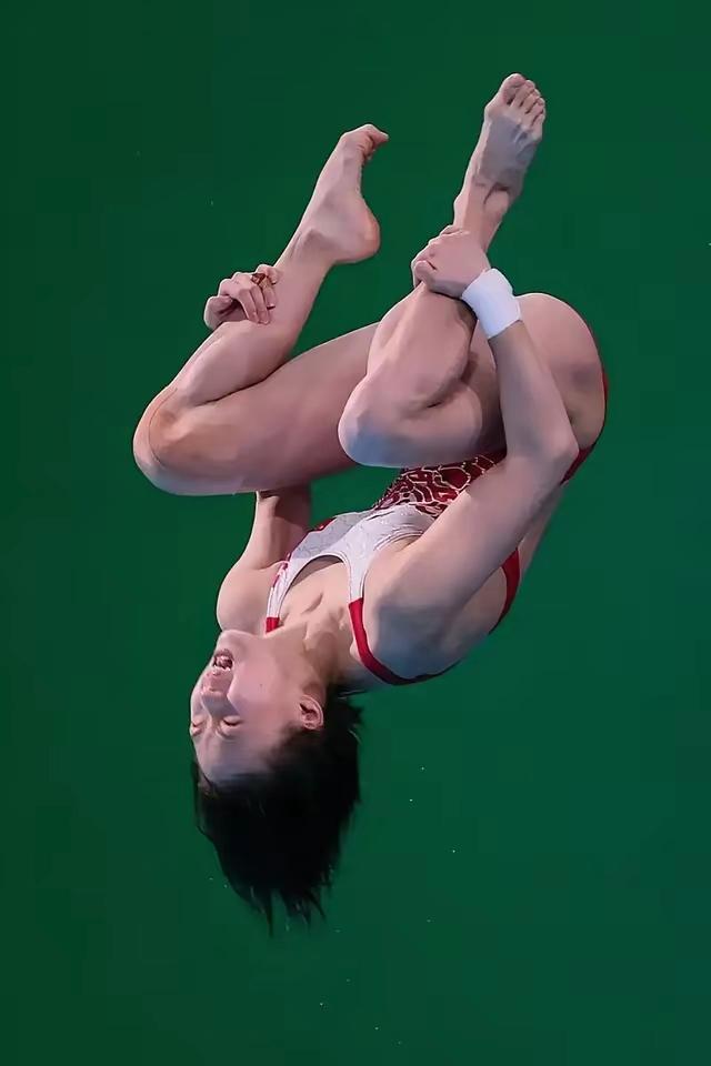 莎拉波娃在皇家马德里比赛中比赛规则变更,夺冠引发热议!观众掌声雷动 莎拉波娃在皇家马德里比赛中比赛规则变更,夺冠引发热议!观众掌声雷动