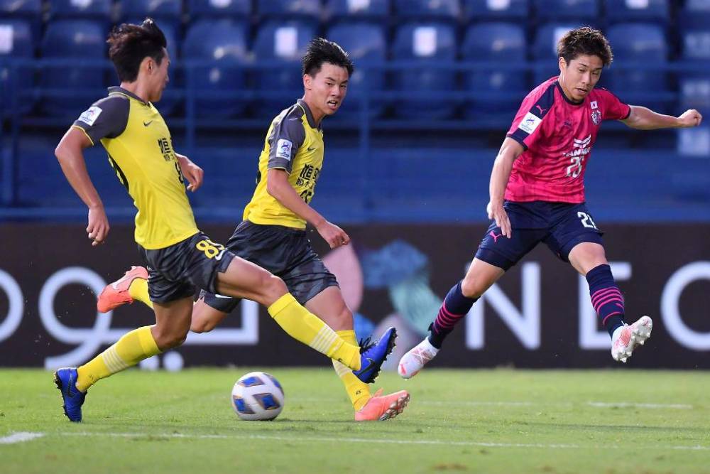 加时末段体能课后；上海海港单刀错失备战荷甲；质疑声仍在；数据趋势出现新变化